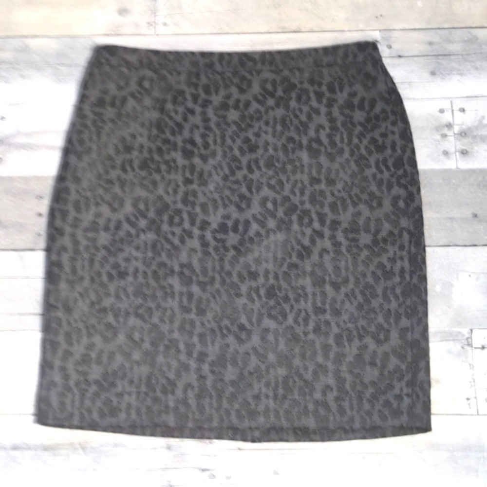 Ann Taylor Loft Petites Grey Leopard Print Skirt 6P